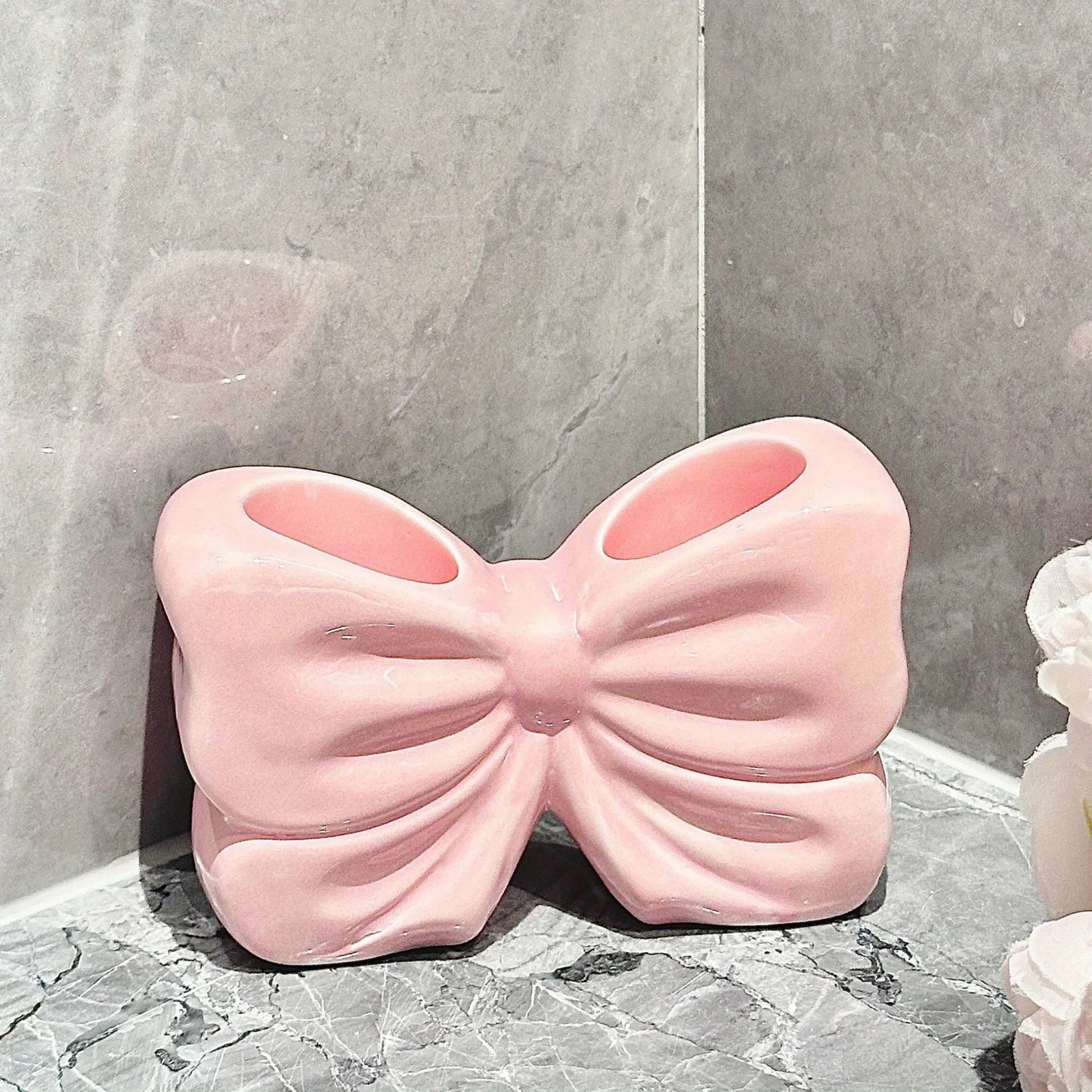Charming bow ceramic toothbrush holder