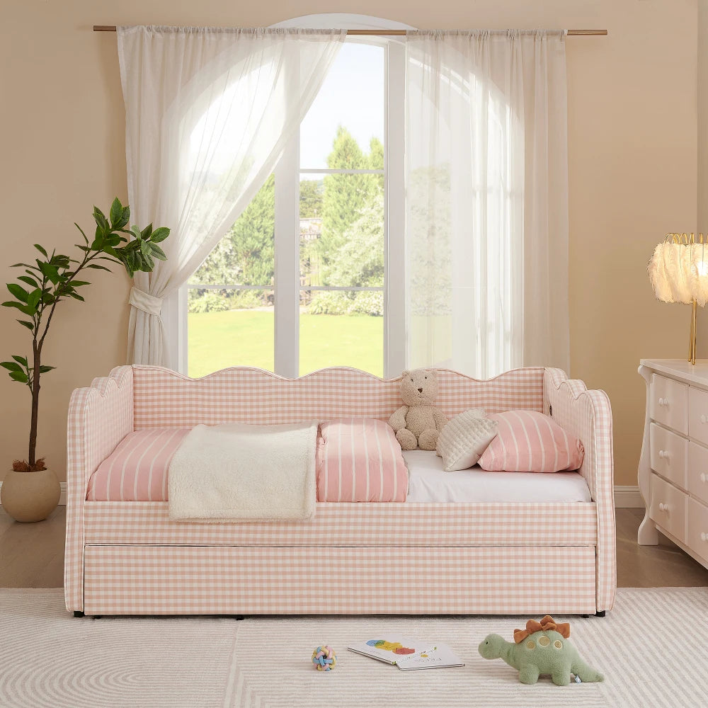 Cozy Gingham Daybed with Trundle Twin
