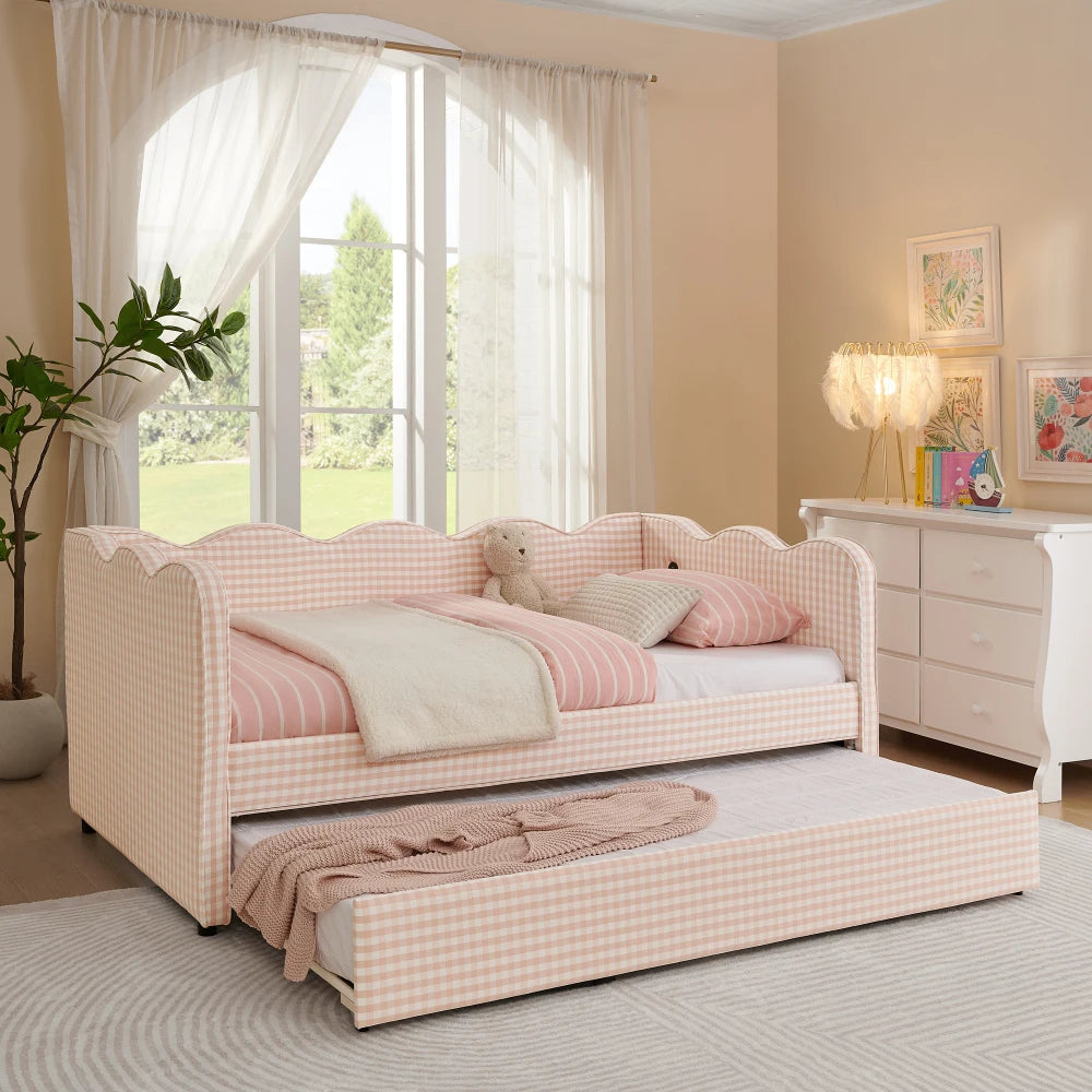 Cozy Gingham Daybed with Trundle Twin