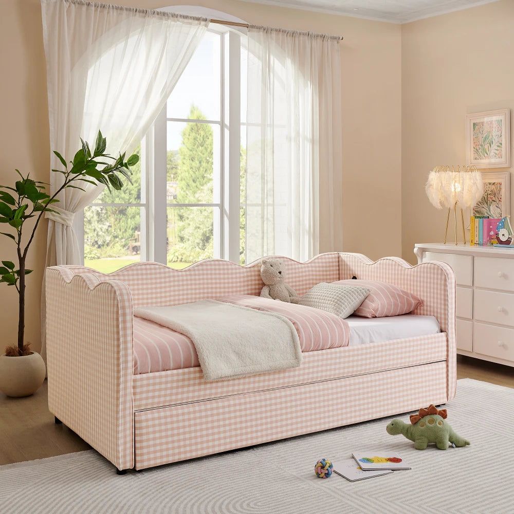 Cozy Gingham Daybed with Trundle Twin
