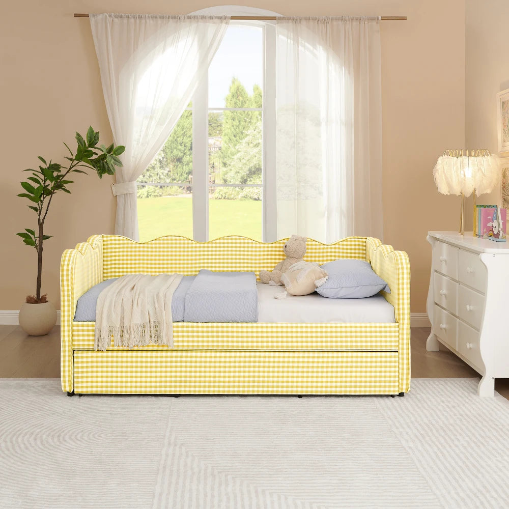 Cozy Gingham Daybed with Trundle Twin