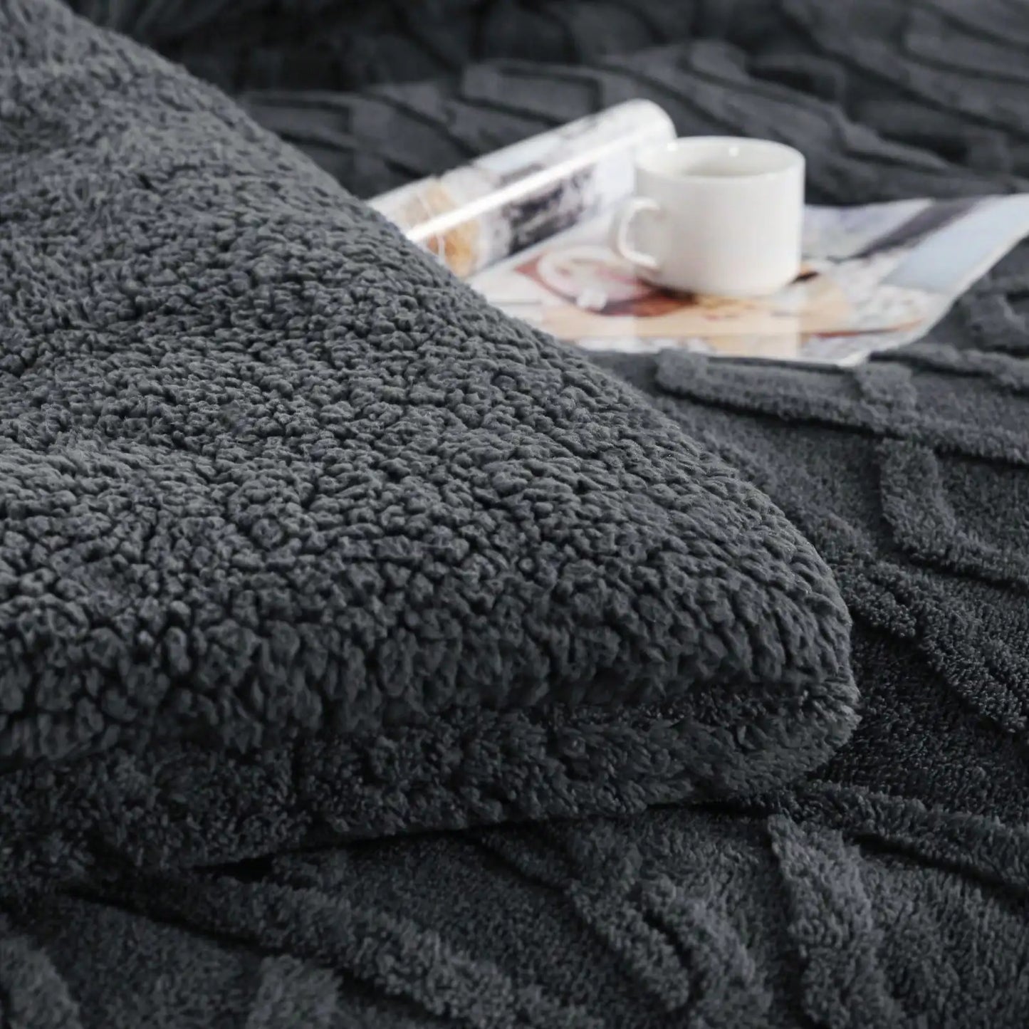 Thick Ultra-Soft Taffeta Comforter