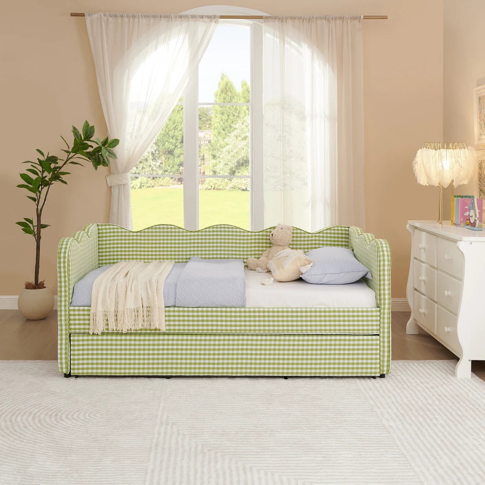 Cozy Gingham Daybed with Trundle Twin