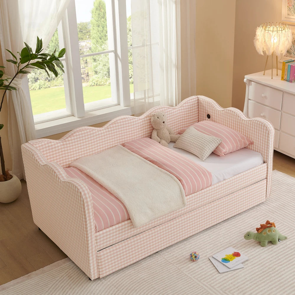 Cozy Gingham Daybed with Trundle Twin