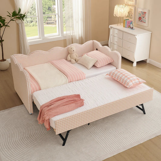 Cozy Gingham Daybed with Trundle Twin