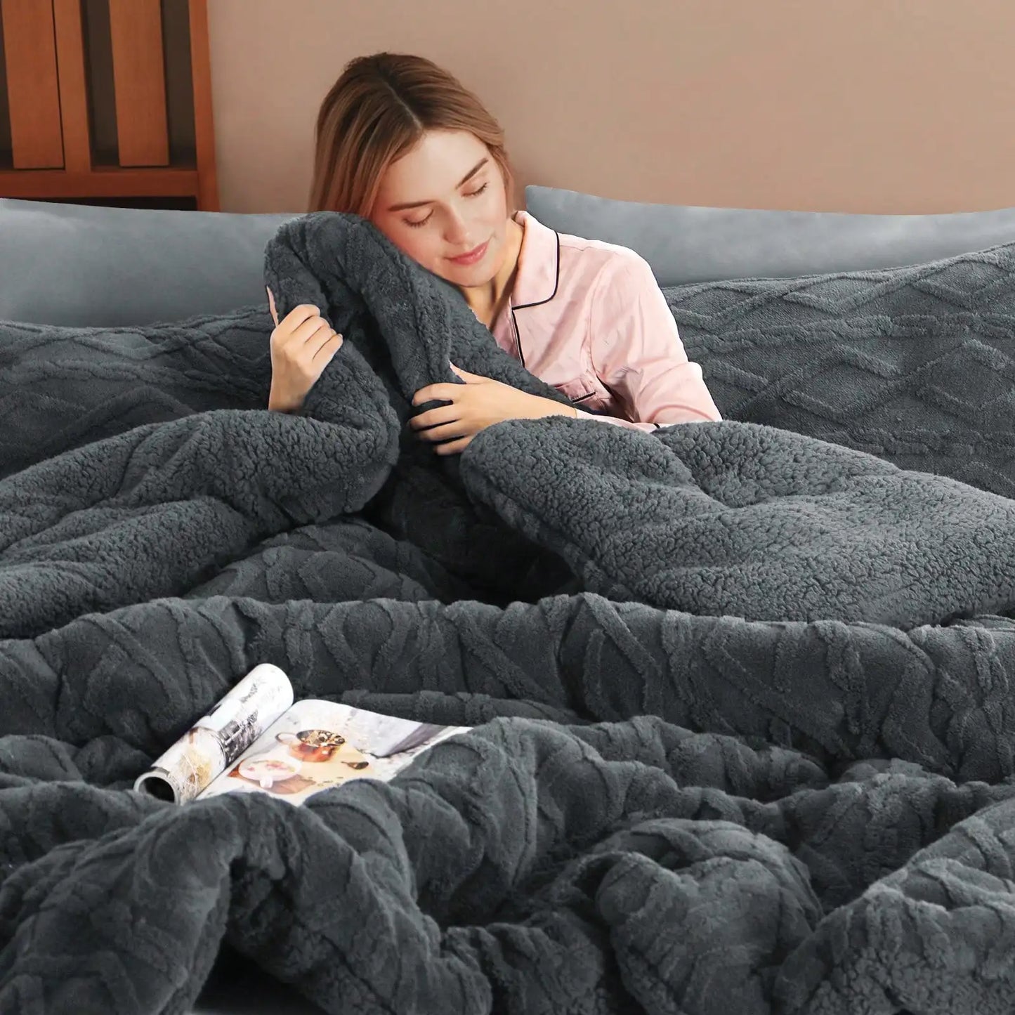 Thick Ultra-Soft Taffeta Comforter